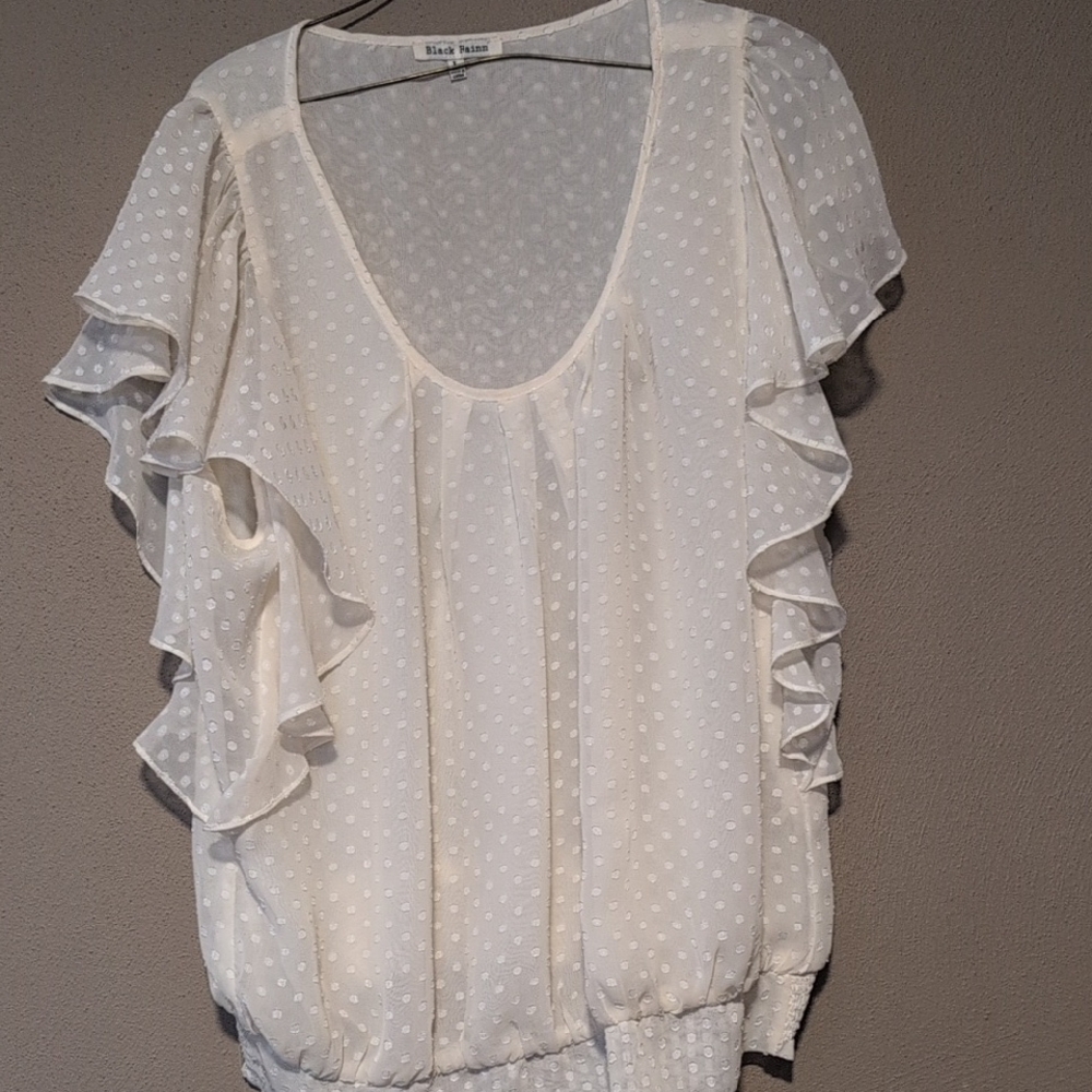 Black Rainn White Blouse with Ruffled Short Sleeves and Flowing Fit